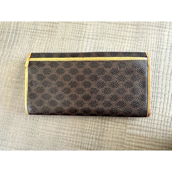 Authentic Celine Long Wallet Purse in Macadamia Beige $1200.00 retail - Picture 7 of 16